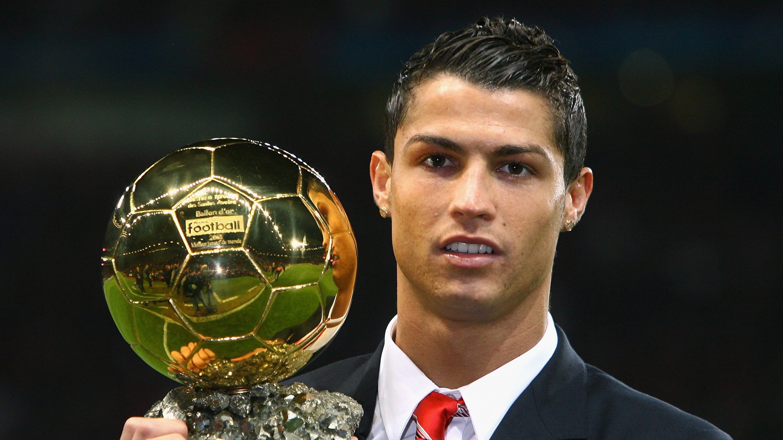 电竞内容生态丰富多彩，从比赛到综艺、动画全面布局，电竞ian