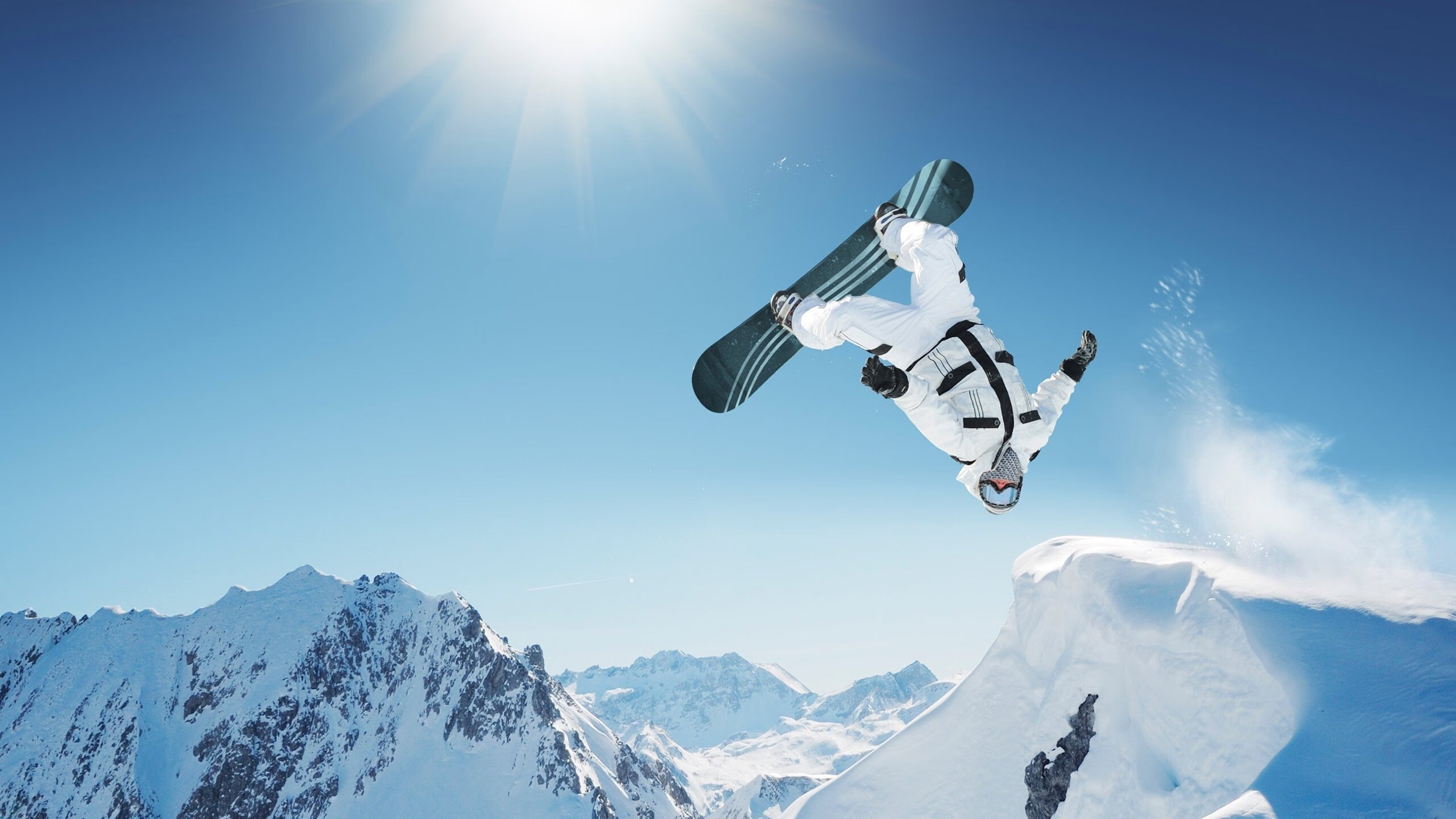 英超场面火爆，精彩逆转和神级扑救令人振奋，英超 激烈